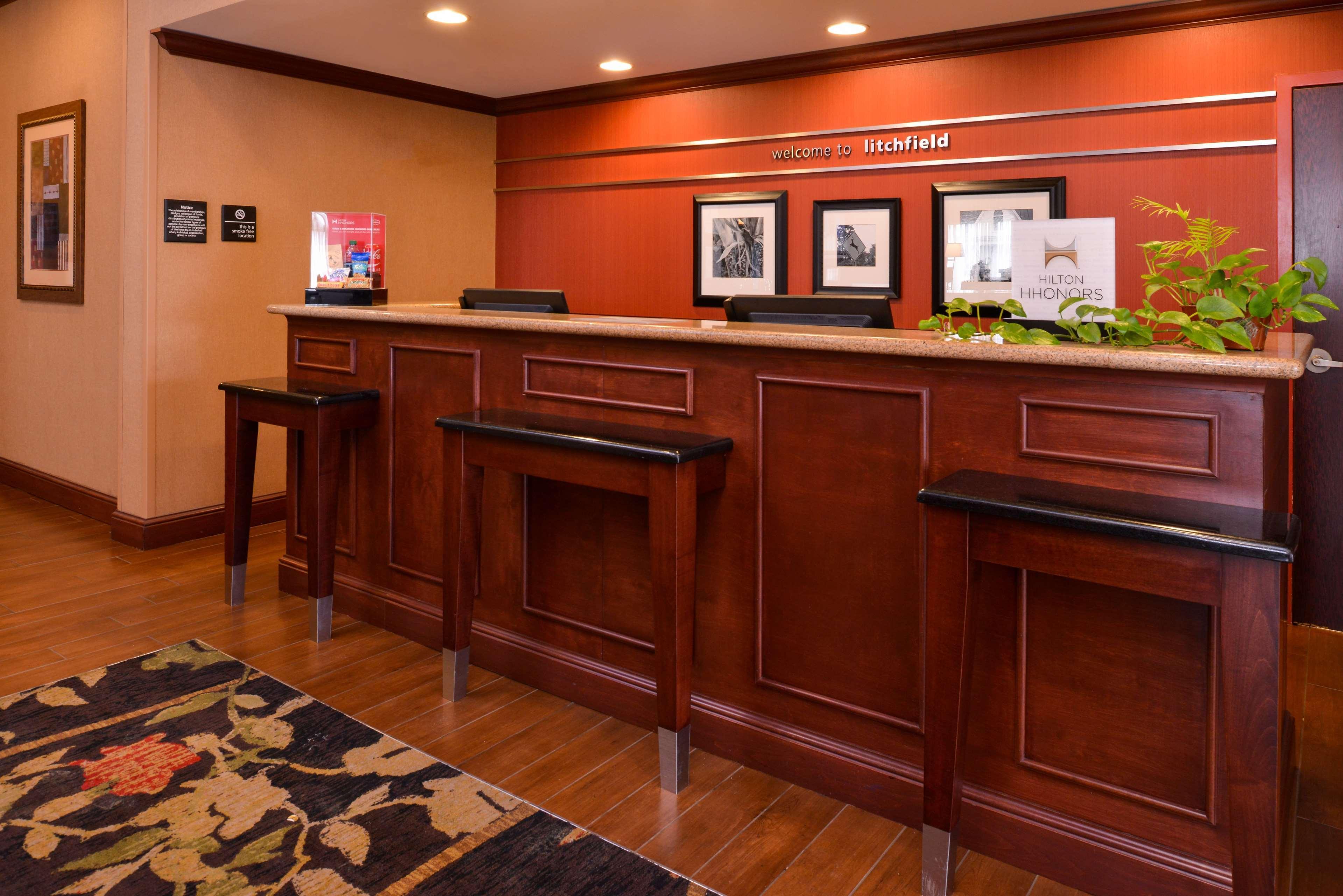 Hampton Inn By Hilton Litchfield Екстер'єр фото