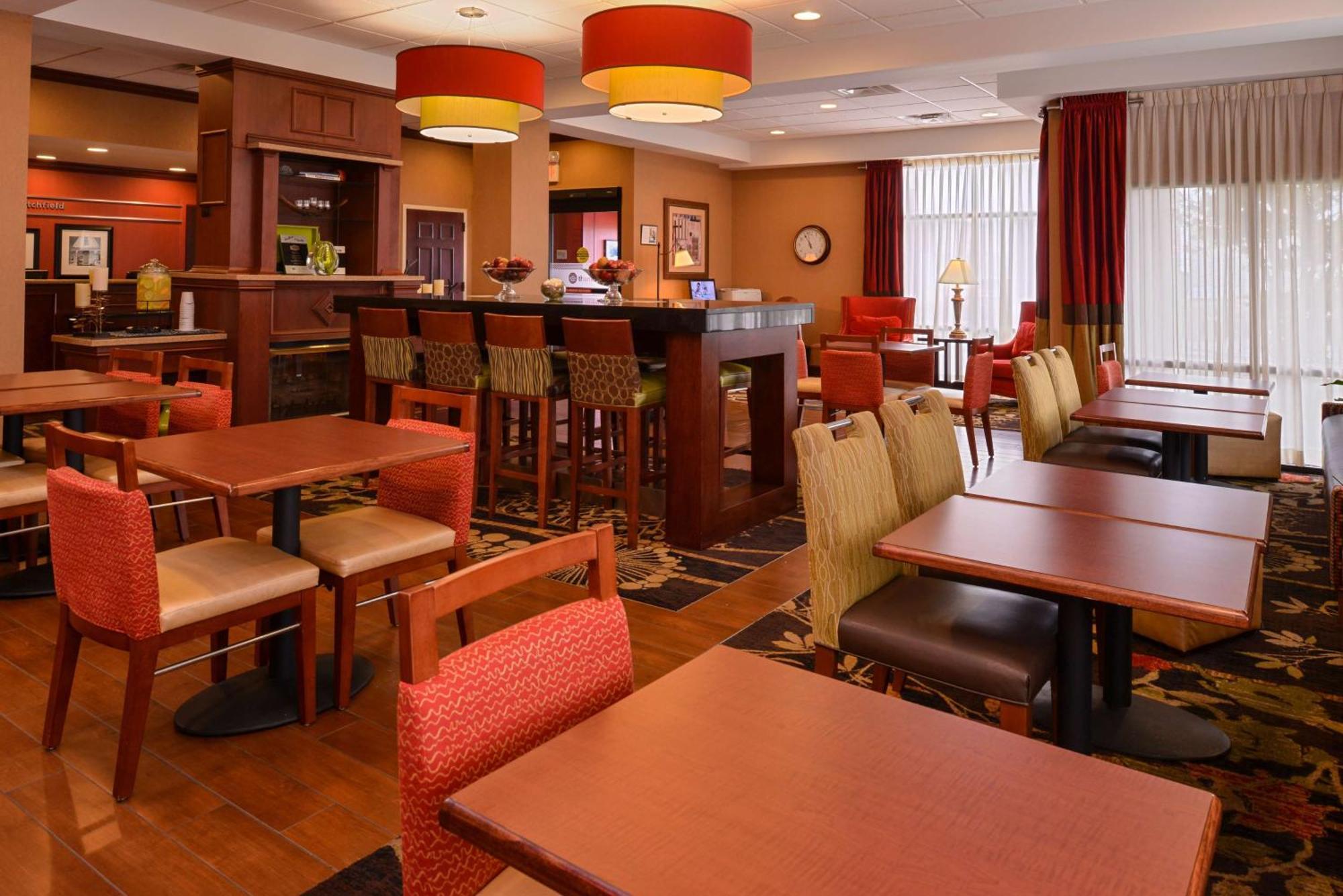 Hampton Inn By Hilton Litchfield Екстер'єр фото