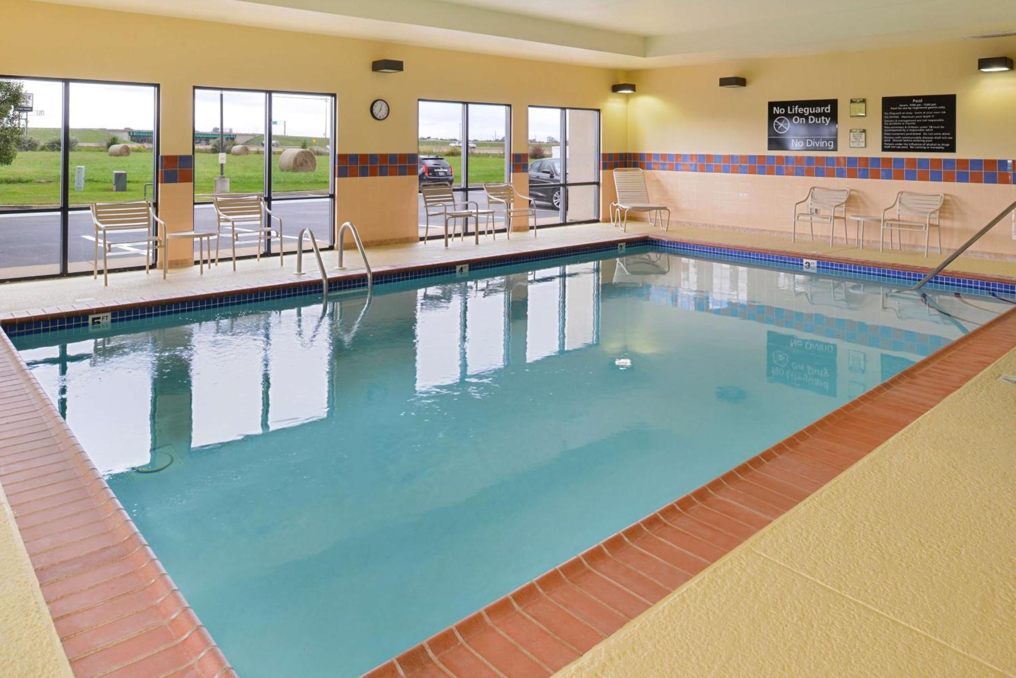 Hampton Inn By Hilton Litchfield Екстер'єр фото