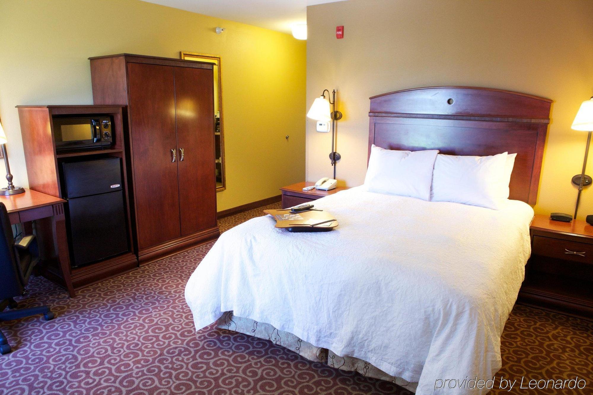 Hampton Inn By Hilton Litchfield Екстер'єр фото